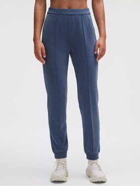 Lululemon Softstreme Classic-Fit High-Rise Jogger in Blue Twill size XXXS